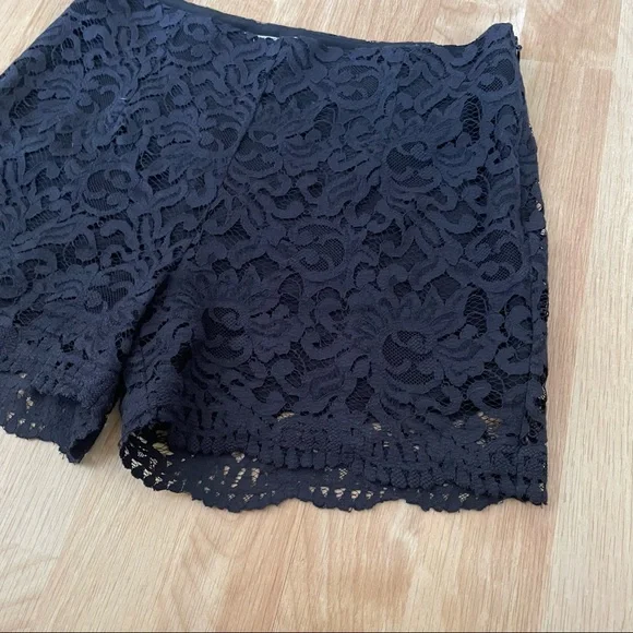 Francesco Scognamiglio Black Scalloped Edge Lace High Rise Shorts Size 40 IT